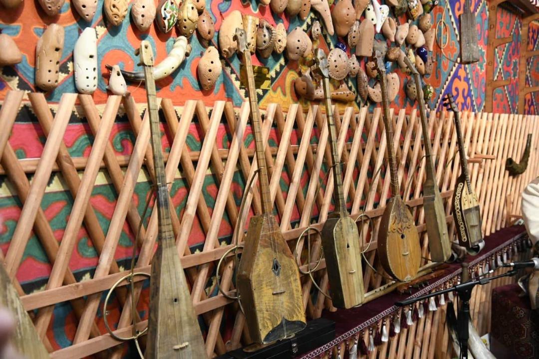 Астанада түркі халықтарының музыкалық аспаптары қойылған экспозиция ашылды