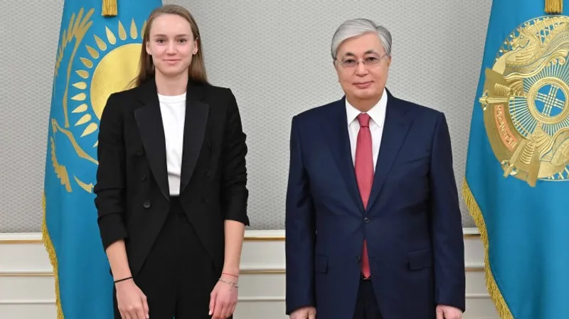Токаев поздравил Рыбакину с исторической победой