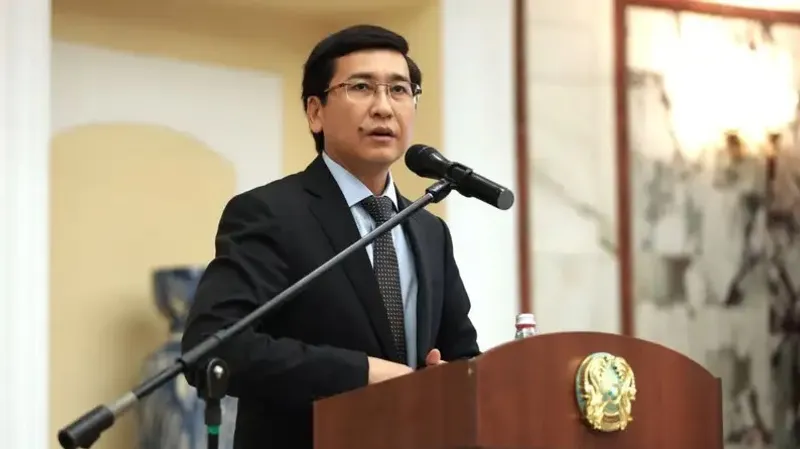 Асхат Аймағамбетов жаңа Конституция популизмнен нақты жауапкершілікке көшуді көздейтінін мәлімдеді