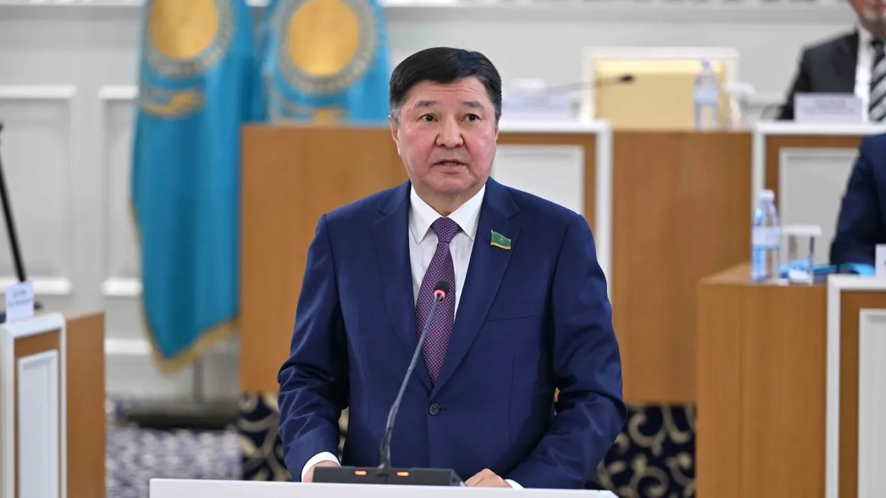 Интернеттегі алаяқтыққа қарсы конституциялық кепілдік керек – Жақып Асанов