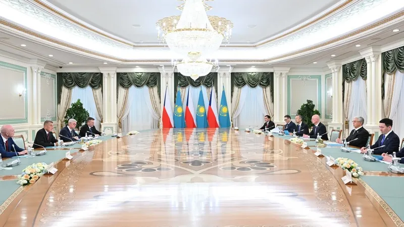 Визы, нефть, уран и инвестиции: раскрыты детали переговоров Токаева и премьера Чехии