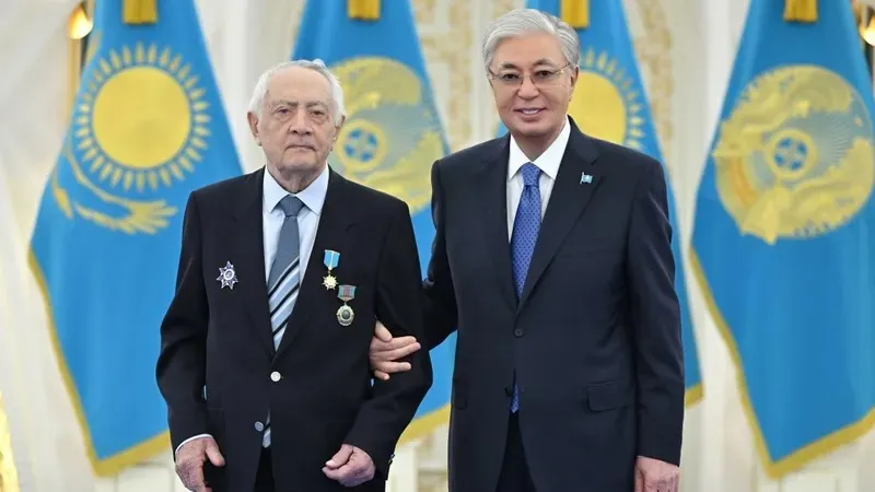 Президент Ерванд Ильинскийге "Қазақстанның Еңбек Ері" атағын тапсырды