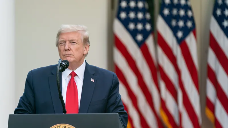 Трамп провел брифинг после выстрела на своем мероприятии