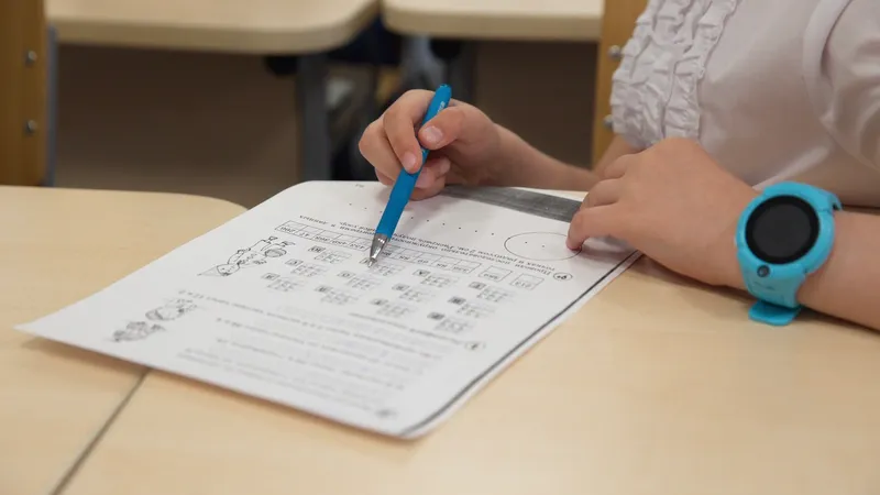 Школьница-полиглот заработала на квартиру в Астане