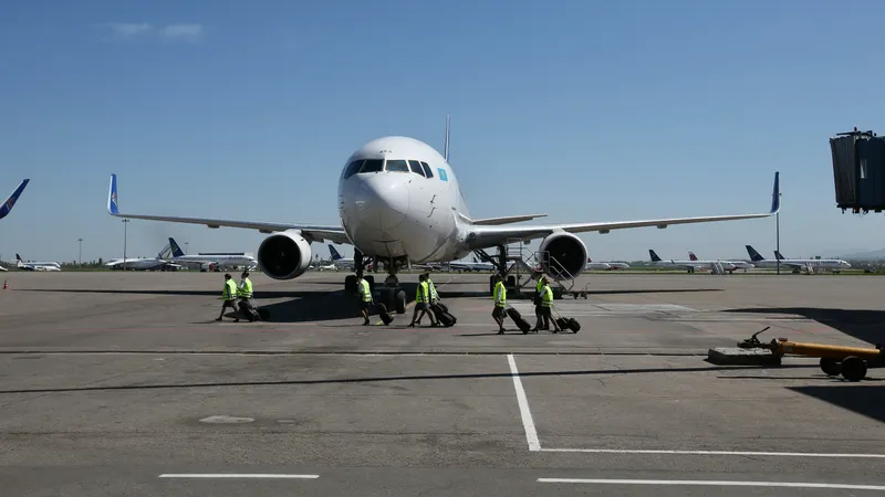 Стоимость авиакеросина снизят в Казахстане