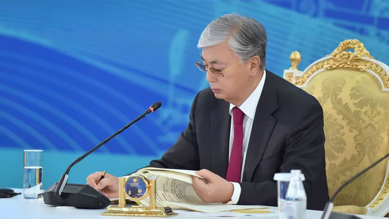 Токаев направил телеграмму соболезнования Си Цзиньпину