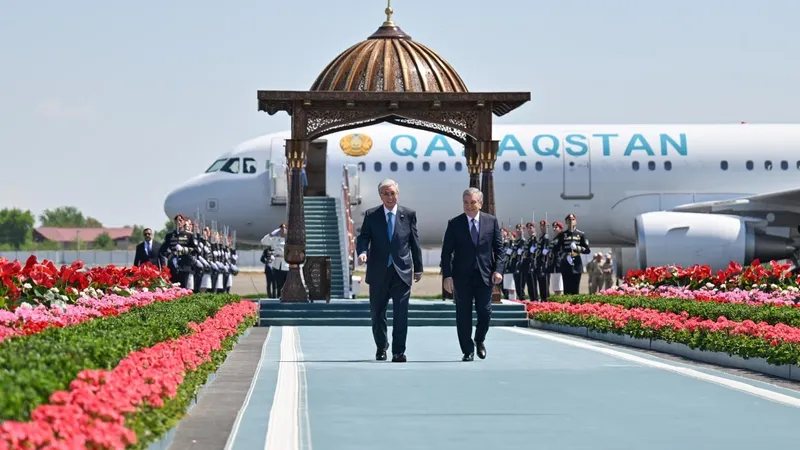 Қасым-Жомарт Тоқаев Өзбекстанға жұмыс сапарымен барды