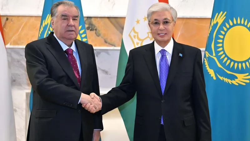 Мемлекет басшысы Тәжікстан президентімен кездесу өткізді
