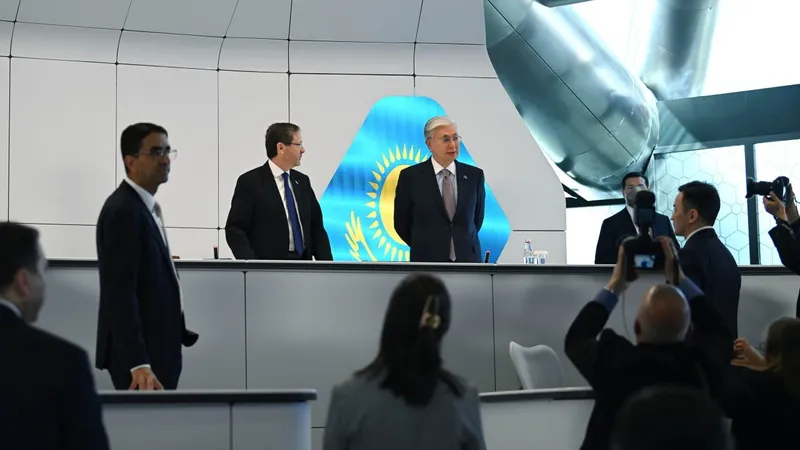 Токаев и Герцог посетили Международный центр ИИ Alem.ai: что им показали