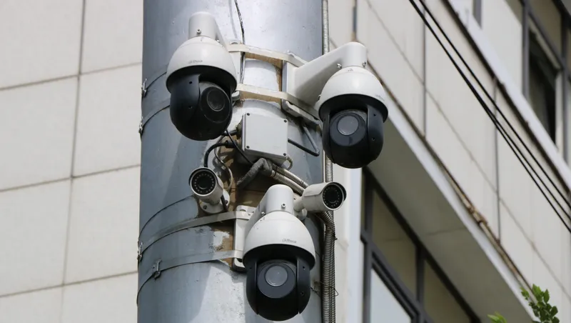 Недовольные штрафами жители Туркестана разбили несколько камер