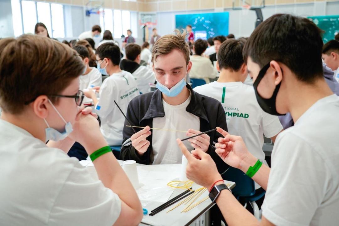 Астанада халықаралық STEM-олимпиадасы мен роботтар шайқасы басталды
