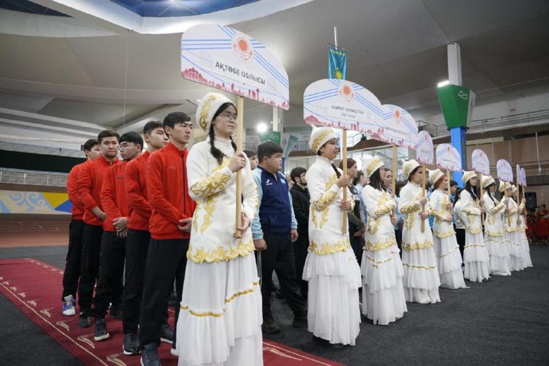 В Астане стартовал чемпионат страны по тяжелой атлетике