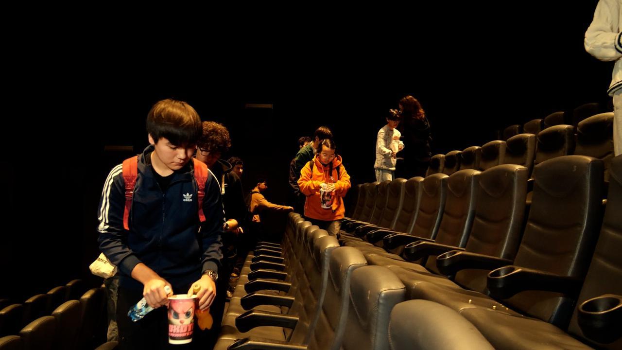 Астанада кинокөрсетілімнен кейін көрермендер ерекше экоакция ұйымдастырды