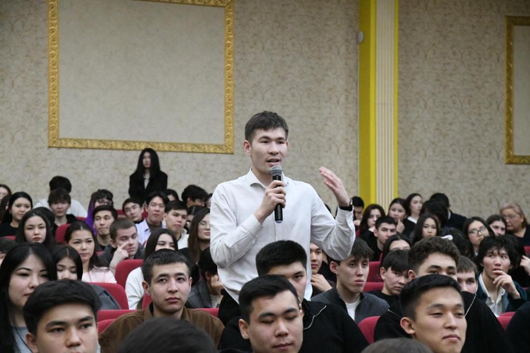 В Астане около 350 преподавателей и общественных активистов обсудили Конституционные реформы