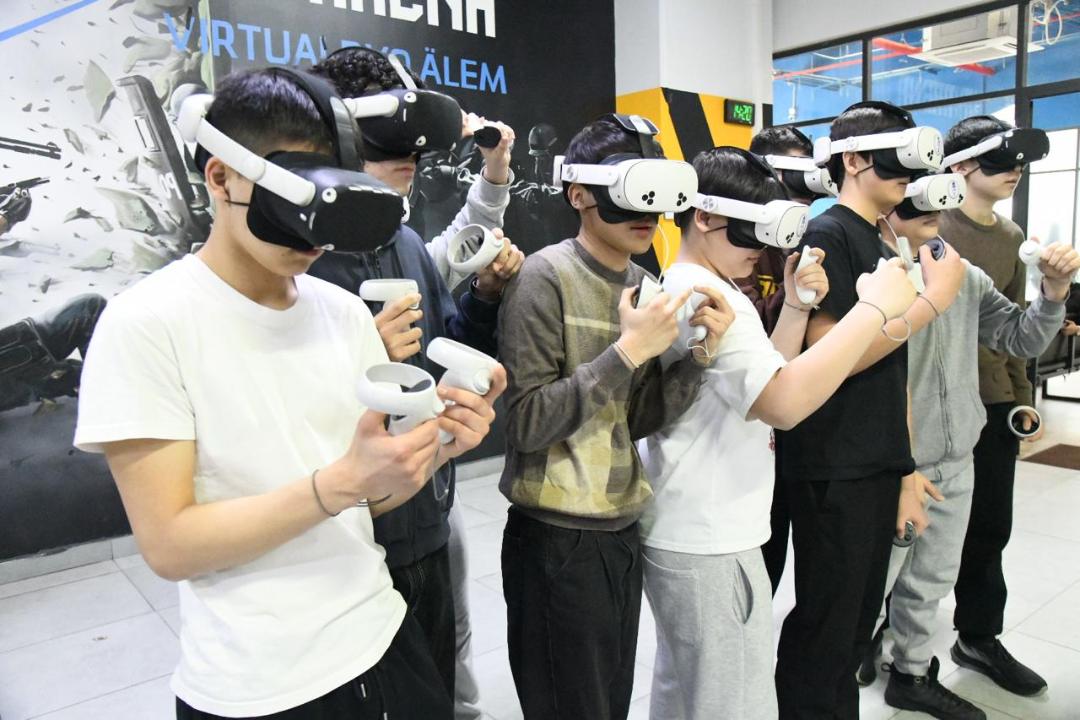 Елордада оқушылар VR арқылы болашақ мамандықтарын сынап көрді
