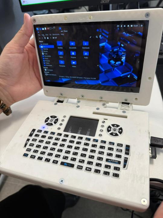 Астанада мектеп оқушысы компьютер құрастырып шығарды