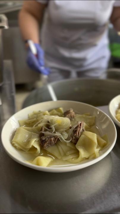 В столичных школах обновили меню: ученикам будут подавать казахское национальное блюдо