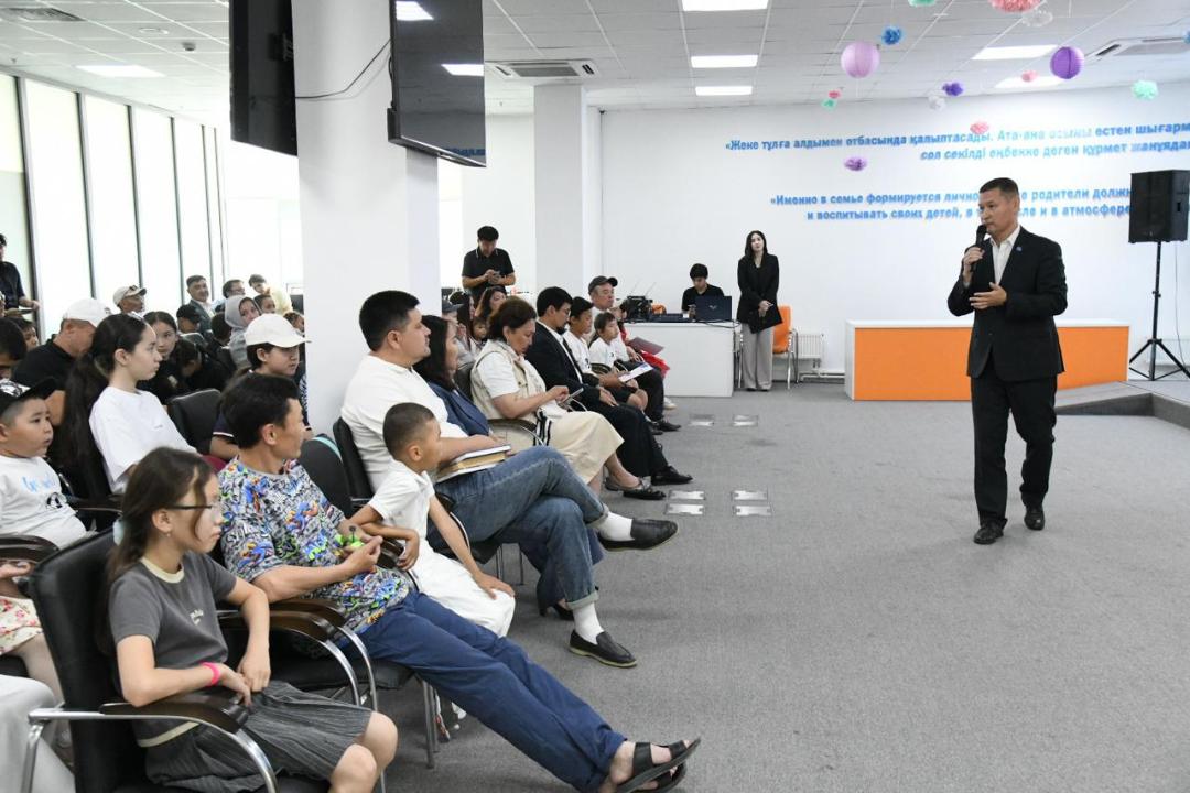 Астанада Әкелер күніне орай мерекелік іс-шара өтті