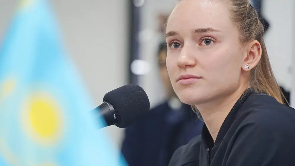 Елена Рыбакина официально стала третьей ракеткой мира