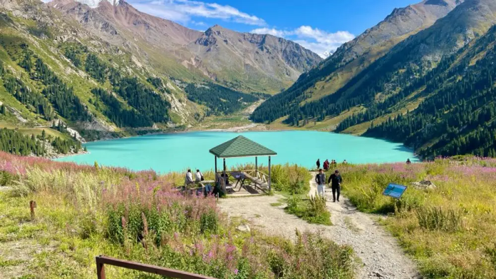 К Большому Алматинскому озеру проложат новую тропу за 665 миллионов